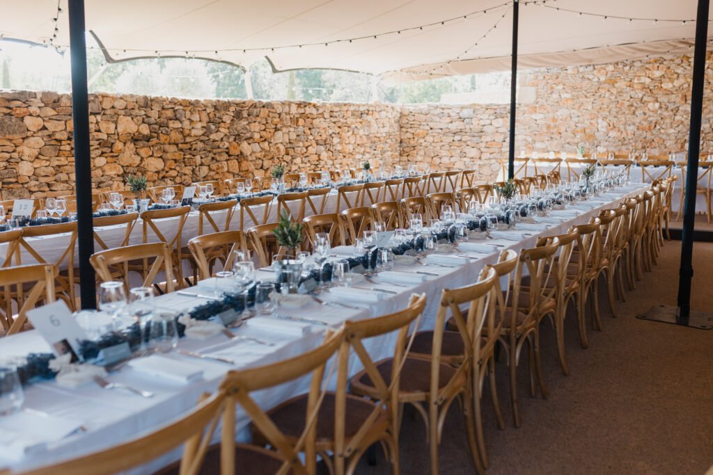 Mariage en Provence organisé par l'agence Medila, carnet des mariés